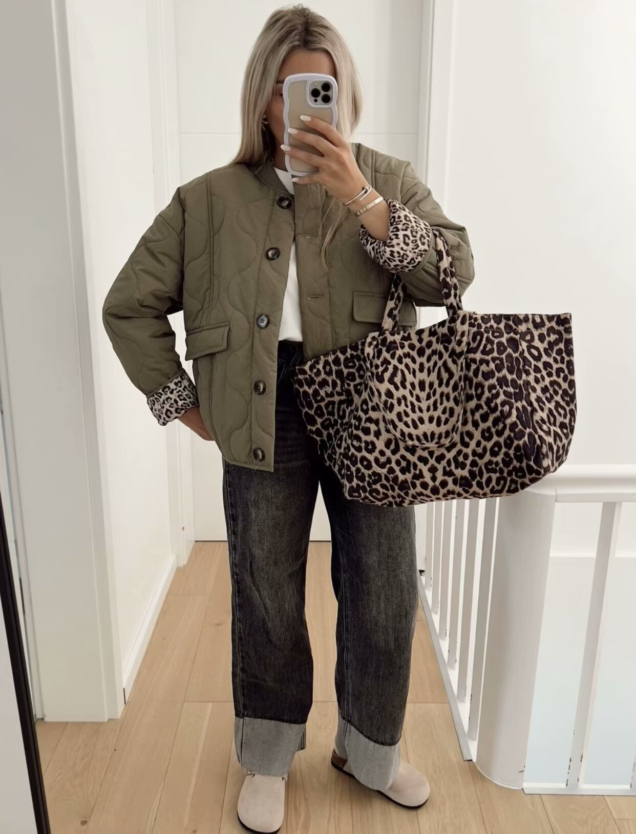 Leonne | Luxe Tussenjas met Trendy Stiksels - Luipaard Print4