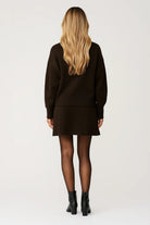Lucia Dames Set | Losvallend | Minimalistisch | Gebreide Trui en Rok 2