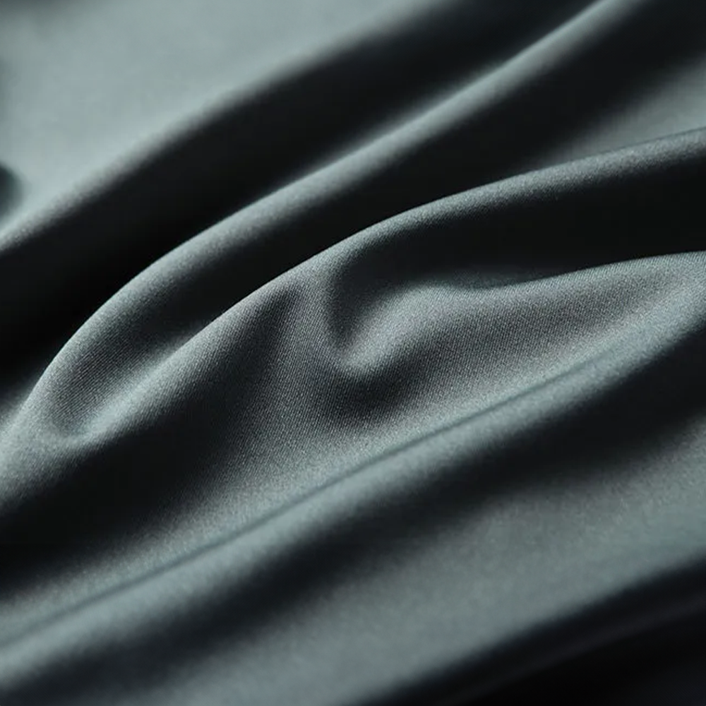 Men's Relaxed Silk Shirt for Casual and Smart-Casual Style 2